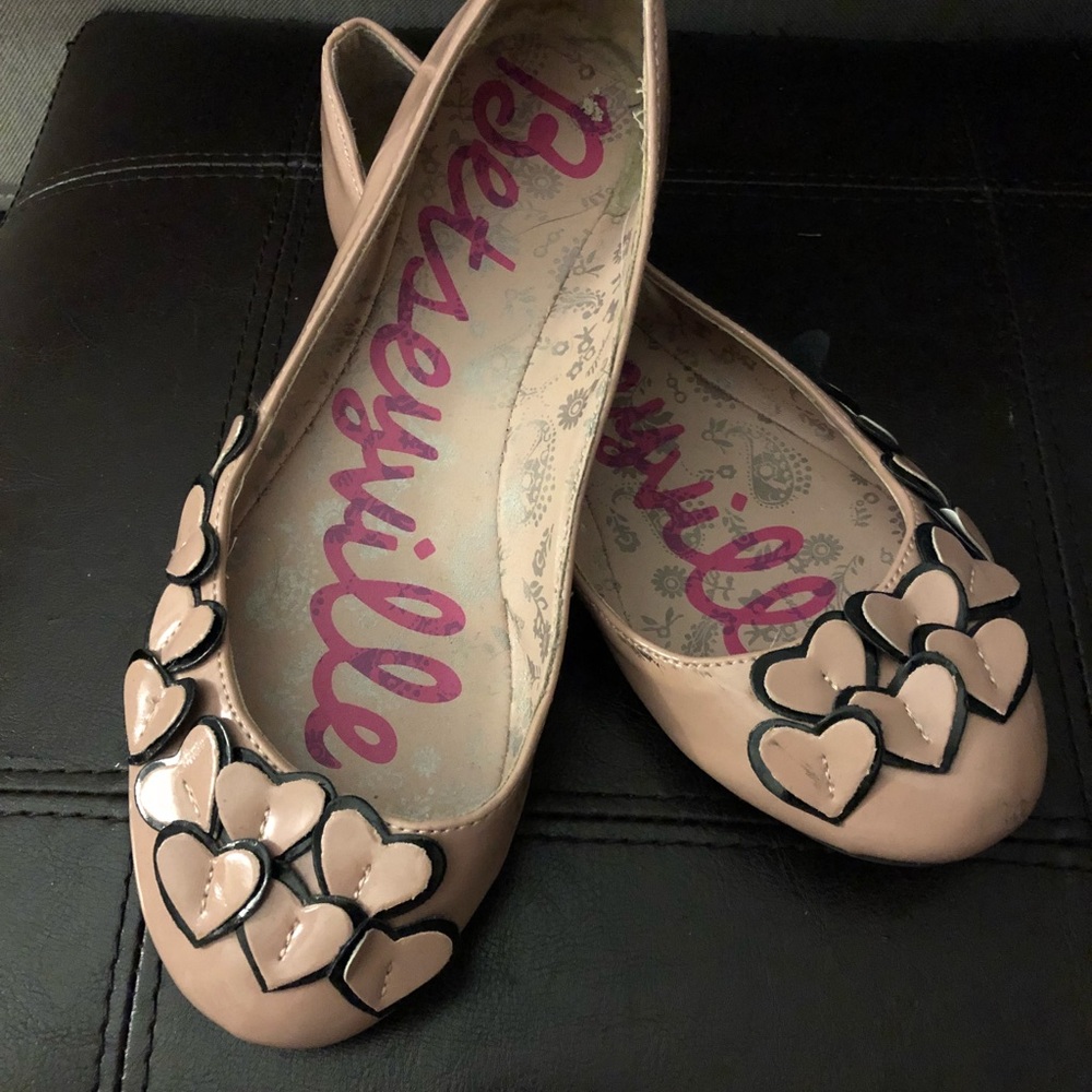 Betsey Johnson Flats
